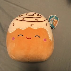Squishmallows 8” NWTs Chanel Cinnamon Roll